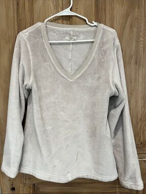 UGG Plush V-Neck Long Sleeve Top - Light Beige